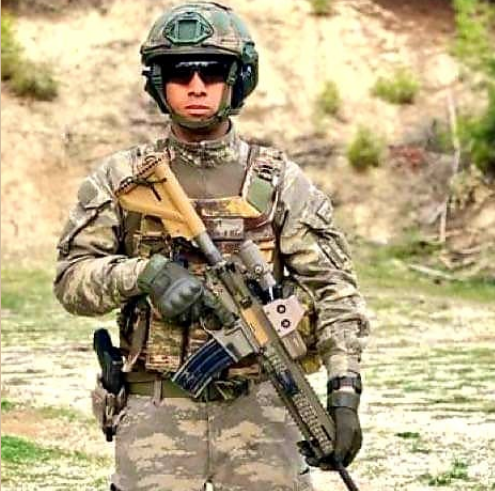 Şehit üsteğmen toprağa verildi