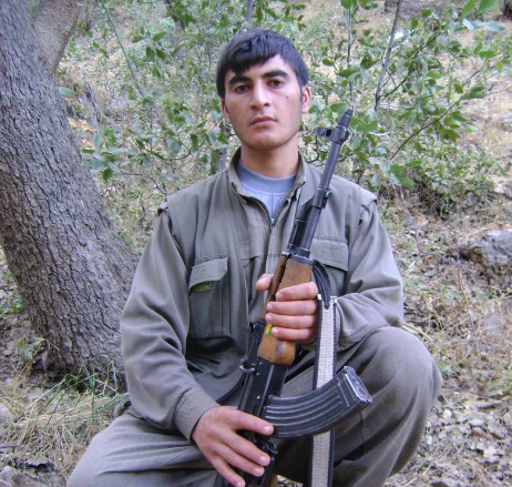 PKK Militanı genç kendini yaktı