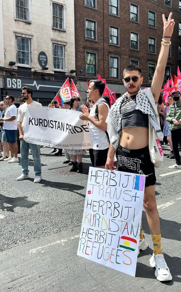 Eşcinsel PKK lılar Kürtleri temsilen eyleme çıktılar 