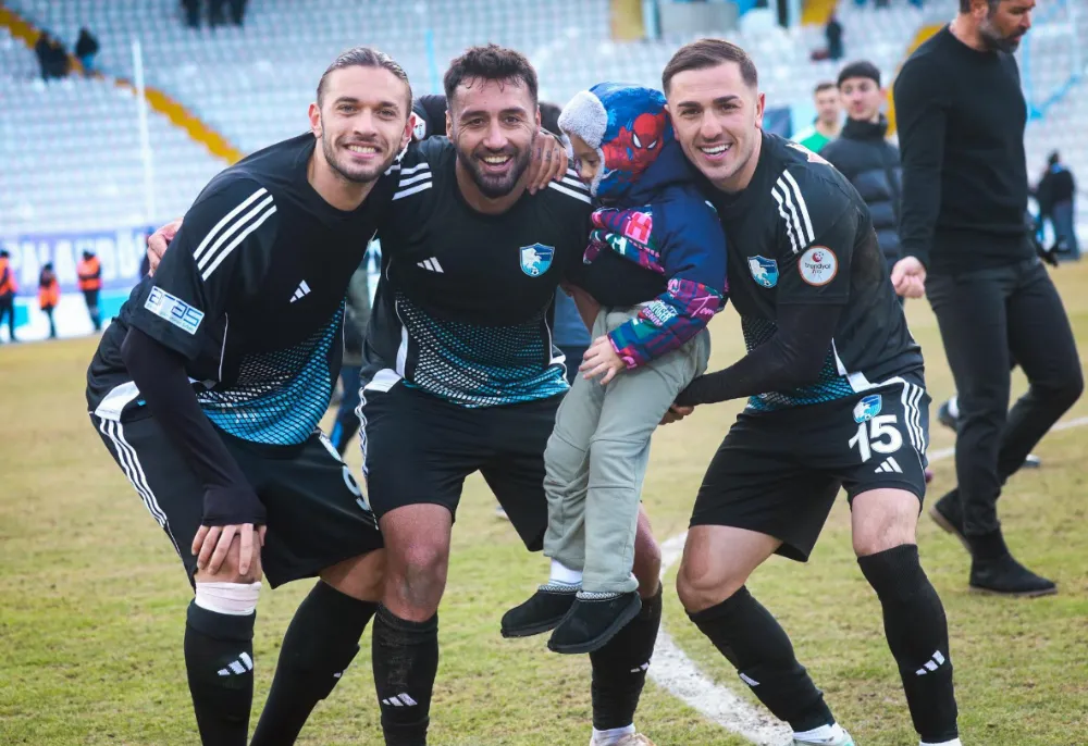 Dadaşların takımı Erzurumspor geri döndü