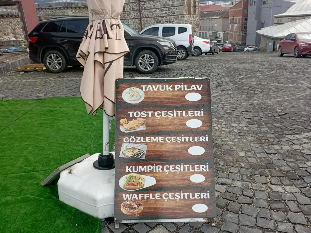 Erzurum Kale önünde rastlandı bu görüntüye.