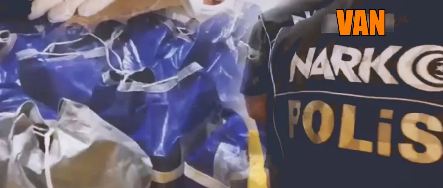 Polis Memuru 16 Kilo Uyuşturucuyla Yakalandı