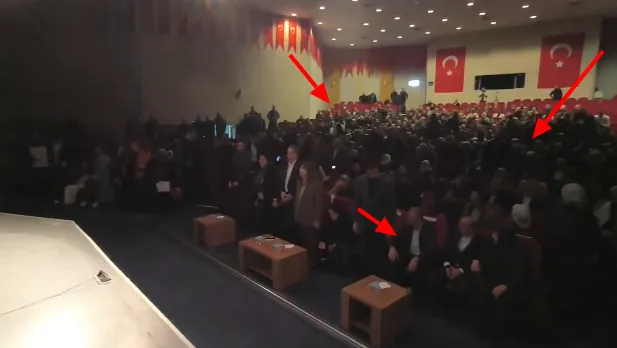 Erzurum’daki DEM Parti Programında İstiklal Marşı Tartışması