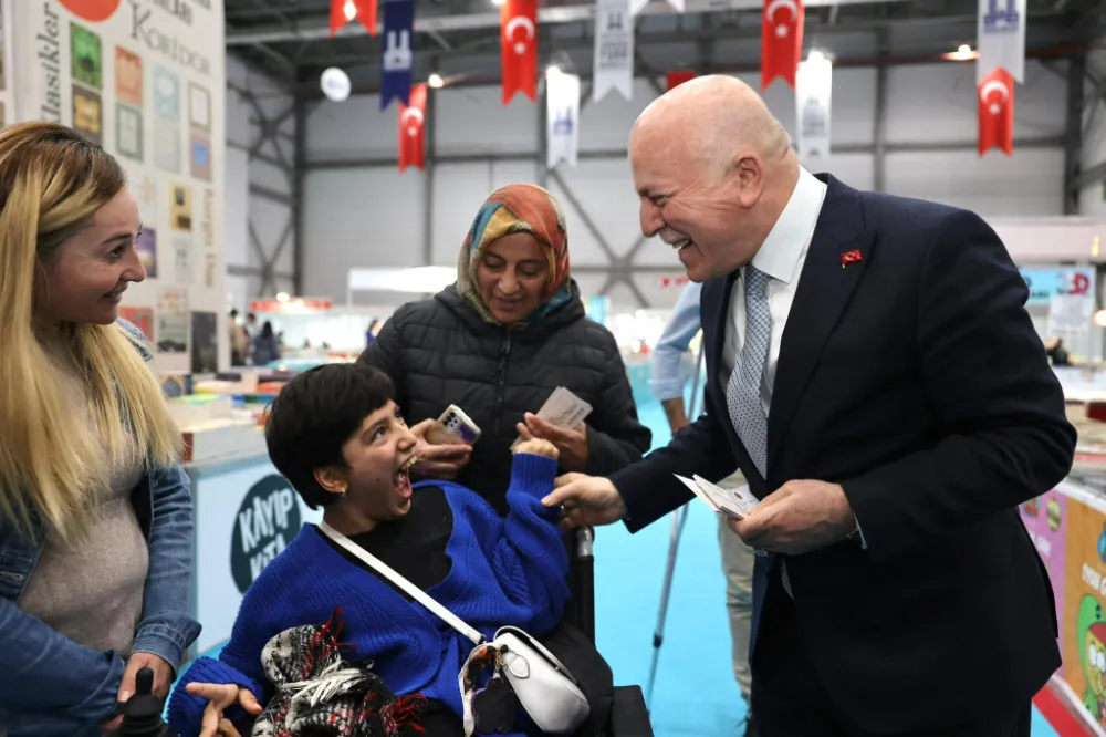 Kitaplarla Büyüyen Şehir: Başkan Sekmen Erzurumlularla Buluştu