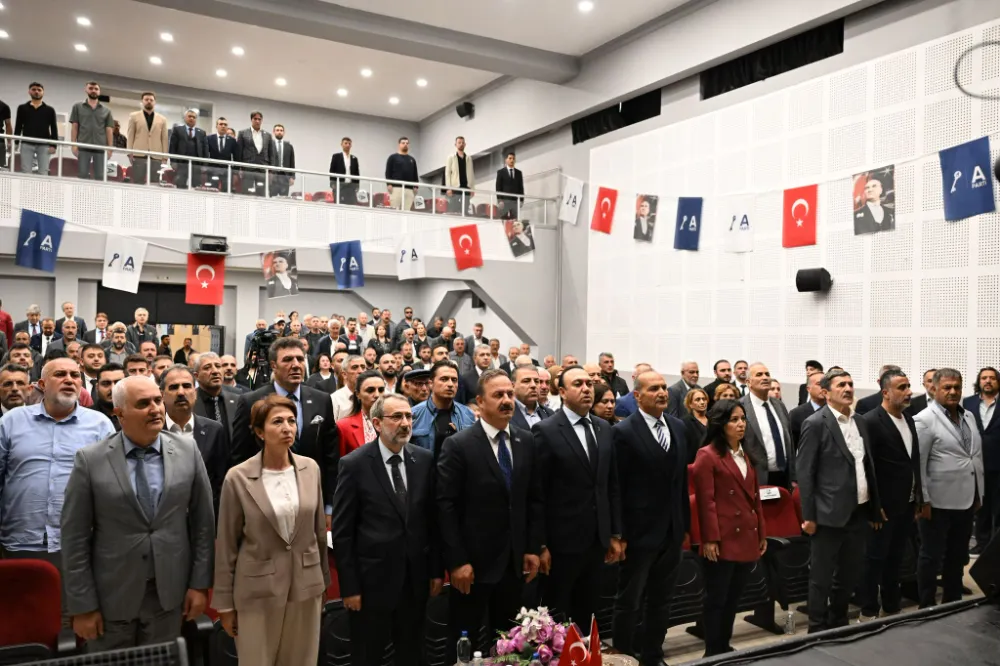 YAVUZ AĞIRALİOĞLU KARS’TAN SESLENDİ: